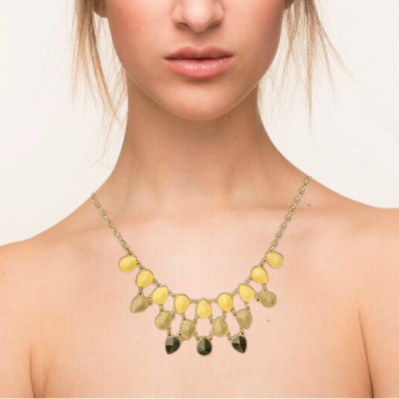 Anthropologie Chandelier Pendant Necklace Neutral Tones Gold Chain ONE SIZE NEW! - Picture 2 of 11